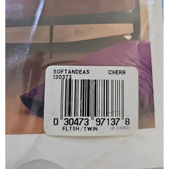 Wamsutta Soft & Easy Twin Flat Sheet NEW NIP Cherry Red 250 Thread Count USA - Picture 5 of 6